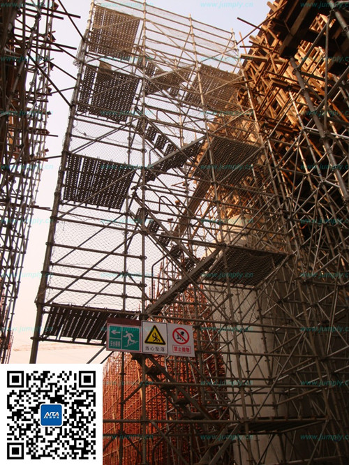 京滬高鐵鐵施工安quan爬梯